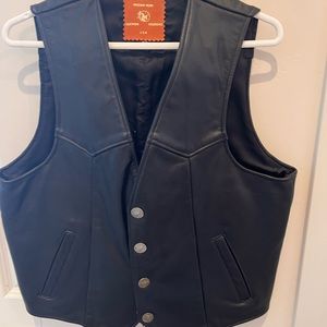 Men’s leather vest